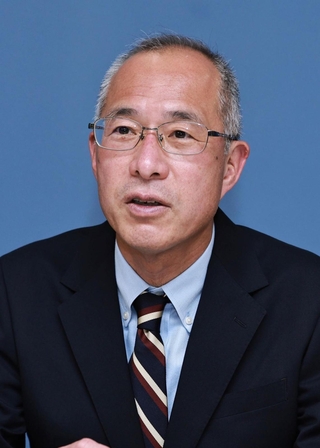 「医師として命の大切さ、平等を信条にしてきた」と話す大沢芳清氏＝神戸市内（撮影・長嶺麻子）