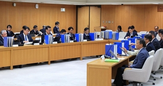 斎藤元彦知事の尋問を決めた県議会調査特別委員会＝１８日午後、兵庫県庁