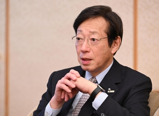 インタビューに応じる久元喜造神戸市長＝神戸市役所（撮影・大田将之）