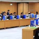 斎藤元彦知事の尋問を決めた県議会調査特別委員会＝１８日午後、兵庫県庁