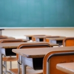 応募総数7575点、入賞と学校賞が決まる　ひょうご新聞感想文コンクール　※画像はイメージです（maroke／stock.adobe.com)