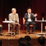 尼崎ＪＲ脱線事故と東日本大震災から得たことを語る（右から）福田裕子さん、只野哲也さん、小椋聡さんと聞き手の木村奈緒さん＝東京都千代田区、日比谷図書文化館