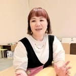 「ボランティアと支援のニーズを結びつけることが大切」と語る永井美佳さん＝大阪市中央区