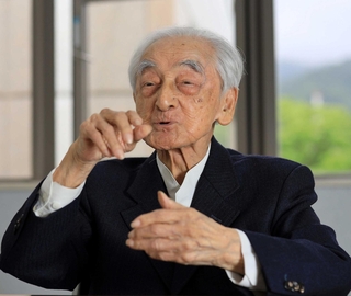 賀川浩さん＝２０２０年７月、神戸市中央区（撮影・鈴木雅之）