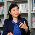 「大人の介護者を調査するうち、背後に若いケアラーがいることに気づいた」と語る濱島淑恵教授（撮影・鈴木雅之）