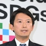 兵庫県の調査結果の受け止めや是正措置について説明する斎藤元彦知事＝１１日午後、県庁（撮影・大田将之）