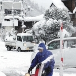 ハチ北高原では約30センチの雪が積もった＝１９日午前、兵庫県香美町村岡区大笹