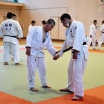 稽古に汗を流す沼島中学校の柔道部員＝２０２２年４月、南あわじ市沼島