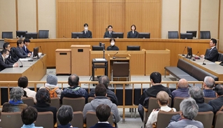 審理が開かれた神戸地裁１０１号法廷＝１５日午前、神戸地裁（撮影・小林良多）