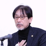 記者会見して県市長会有志に対する告発状を送付したことを明かす徳永信一弁護士＝神戸市内