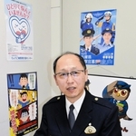 「人が亡くなったと聞くと、模造紙に並ぶ名前が今でも思い浮かぶんです」と話す水野陽一さん＝芦屋署