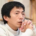阪神・淡路大震災で亡くなった父への思いを語る高橋朗さん＝神戸市長田区（撮影・大田将之）