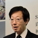元兵庫県議の死亡について「あってはならない」と語気を強めた久元喜造市長＝２２日午後、神戸市役所