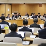 兵庫県庁舎の在り方などについて各会派が意見を述べた県議会の県政改革調査特別委員会＝県庁