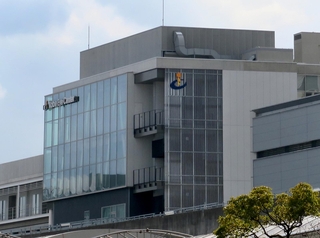 神戸市立神戸アイセンター病院＝神戸市中央区港島南町２