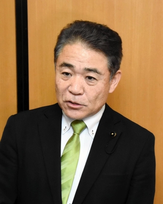 岸口実県議に対する辞職勧告などの対応について協議した内容を説明する維新の会の門隆志幹事長＝２月２８日午後、神戸市中央区、兵庫県庁