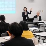ＮＩＥの実践例が報告された会合＝いずれも神戸市中央区東川崎町１