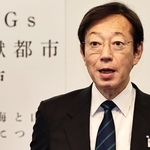 神戸市の２０２５年度当初予算案について説明する久元喜造市長＝１７日午後、神戸市中央区加納町６、神戸市役所（撮影・長嶺麻子）