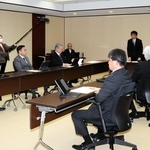 姫路市議会の高見千咲議員の交流サイト（ＳＮＳ）での投稿を巡って開かれた、市議会議員政治倫理審査会の初会合＝１９日午前、姫路市役所