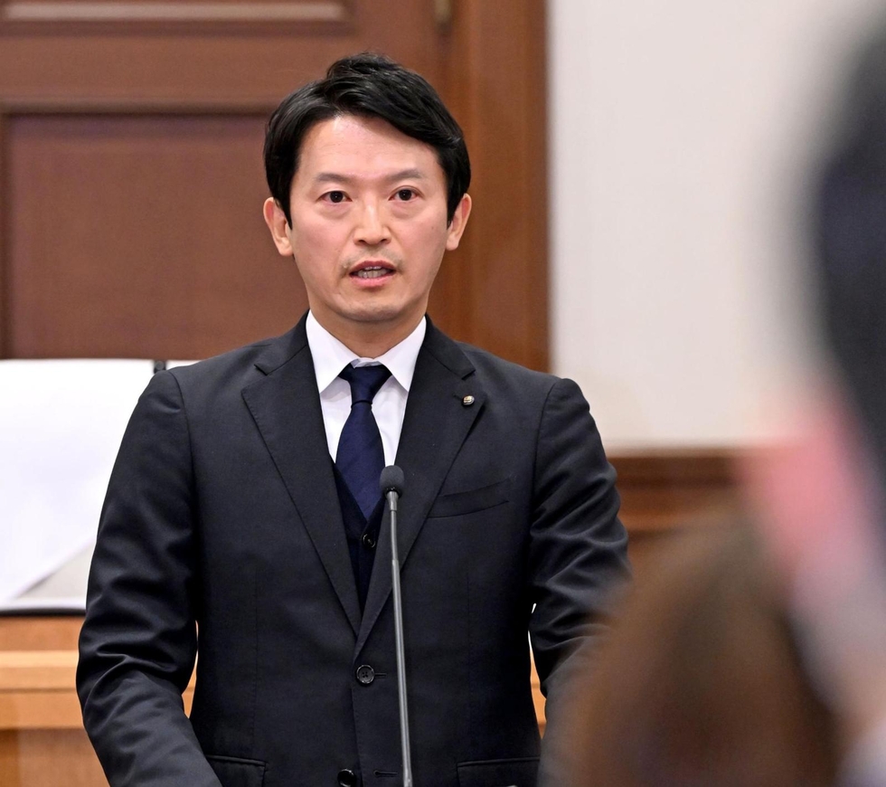 二次元　集団全裸　無修正 斎藤知事、会見1時間で60回以上繰り返し「受け止める」 違法認定受け正当性訴える|社会|神戸新聞NEXT