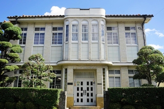 優美な外観が特徴的な蛭田理研事務所＝西脇市西脇（兵庫県提供）