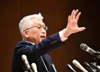 参院選兵庫選挙区での立候補表明にあたり、政策を語る泉房穂氏＝２０２５年３月２４日、神戸市中央区中山手通４、ラッセホール（撮影・風斗雅博）