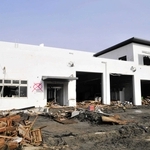 津波で多数の犠牲者が出た岩手県釜石市の鵜住居地区防災センター。市は避難場所でないことを周知すべきだったなどとして訴訟が起きた＝２０１１年３月（同市提供、いわて震災津波アーカイブより）