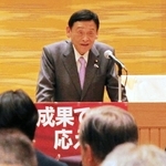 会合であいさつする自民党兵庫県連会長の末松信介参院議員＝神戸市内