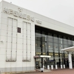 神戸国際展示場１号館＝神戸市中央区港島中町６
