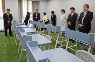 不登校の生徒が通う「みらいポート」の教室＝神戸市中央区橘通３