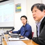 ミャンマー被災地の写真を映し、課題を話す吉椿雅道さん（右）と山村太一さん＝26日午後、神戸市中央区橘通３