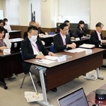 道路の陥没事故を防ぐために開かれた連絡会議の初会合＝神戸市中央区波止場町、兵庫国道事務所