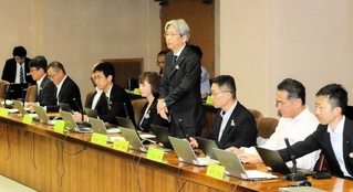 兵庫県庁舎の再整備について話し合われた検討会議＝２３日午後、県庁
