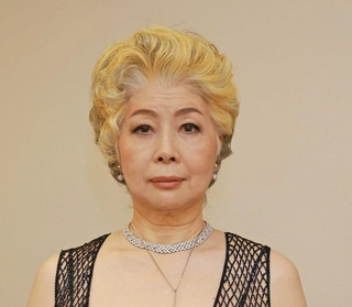 多夫多妻党の永安祐子氏（バルドー姉さん）＝２０２５年５月２７日、神戸市中央区（撮影・笠原次郎）