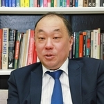 憲法９条について見解を語る神戸大大学院の簑原俊洋教授＝神戸市灘区（撮影・笠原次郎）