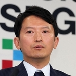 会見する斎藤元彦知事＝１５日午後、神戸市中央区、兵庫県庁（撮影・笠原次郎）