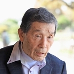 被爆体験などを語る岸本吉弘さん＝明石市の兵庫県立明石公園（撮影・風斗雅博）
