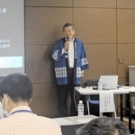 講演する小西酒造の小西新右衛門社長＝東京都千代田区