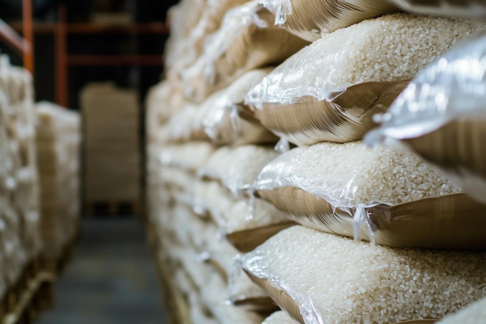 万代とカインズ、19日から県内の全店舗で備蓄米販売 両社とも1家族1袋