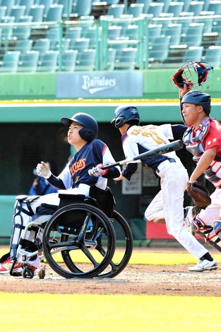 障害者野球の一場面