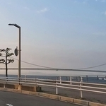 コース中間地点付近から望む明石海峡大橋（動画からの切り出し画像）