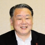 第１０６代神戸市会議長に就任した菅野吉記さん＝神戸市内