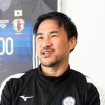 監督１年目のシーズンを振り返る岡崎慎司＝神戸市西区平野町印路