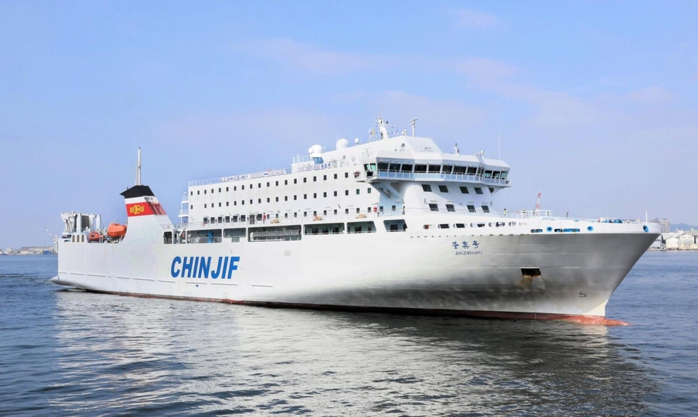 日中結ぶ唯一のフェリー「鑑真号」が神戸入港 5年半ぶりに再開、コロナ