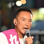 神戸・三宮で演説するれいわ新選組の山本太郎代表＝９日午後、神戸市中央区加納町４