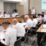 中学校の部活動を地域移行する上での課題を共有する参加者＝神戸市中央区下山手通４