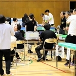 参院選兵庫選挙区の確定が大幅に遅れた伊丹開票所＝伊丹市鴻池１、伊丹スポーツセンター