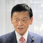 自民党兵庫県連の拡大幹事会を終え、記者団の取材に応じる県連会長の末松信介参院議員＝２５日午後、神戸市中央区中山手通５