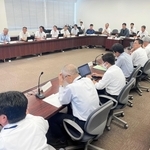 津波注意報を受けて対策の情報を共有する姫路市災害警戒本部の第１回会議＝３０日午前１１時半すぎ、姫路市三左衛門堀西の町