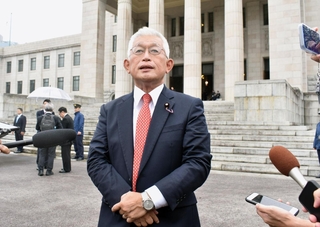 今後の活動への意気込みを語る泉房穂参院議員＝東京都千代田区